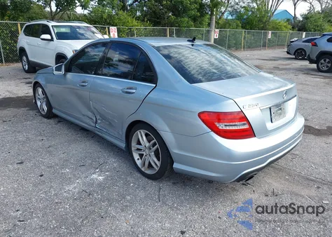 2013 Mercedes-Benz C 250 Sport from USA, damaged, VIN WDDGF4HB8DR245873
